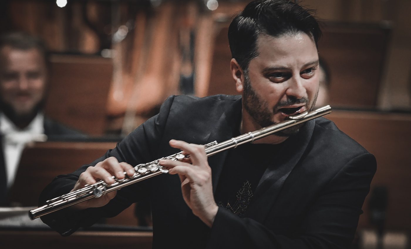 bang domestic Spectacular Flautistul Matei Ioachimescu: „Turneul Electric este o experiență completă”  - Simfonica